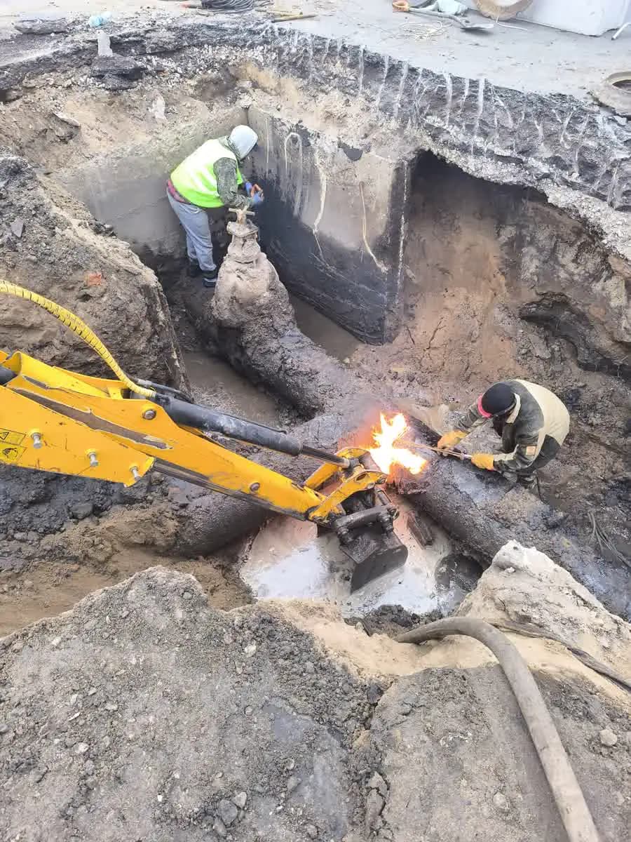 Псков автовокзал: демонтаж и резка старого трубопровода — этап 2