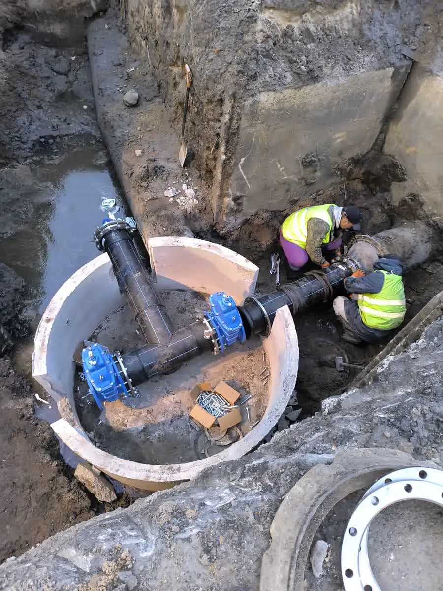 Псков автовокзал: монтаж нового трубопровода и арматуры — этап 3