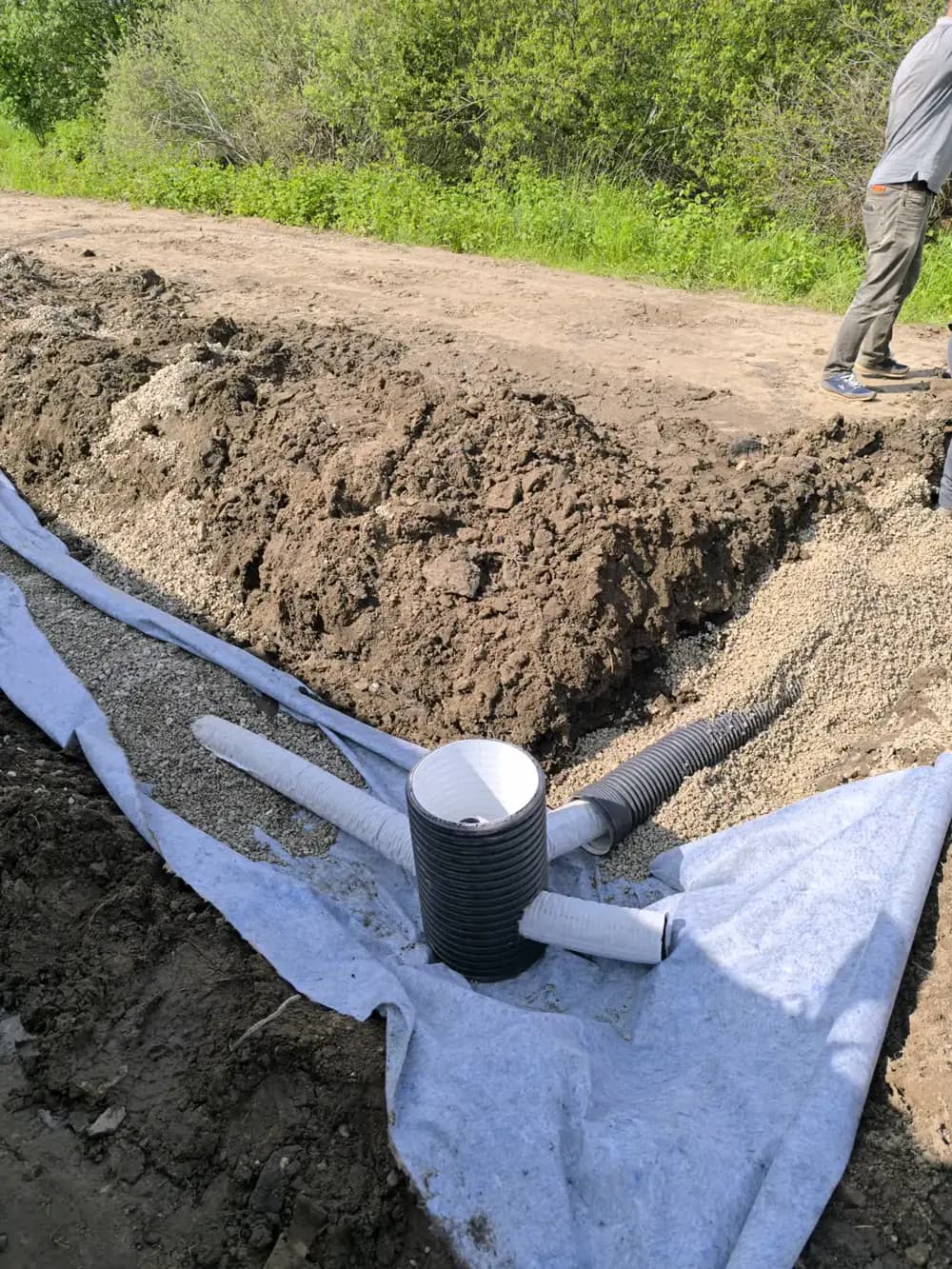 Устройство заезда и монтаж дренажа в деревне Наволок